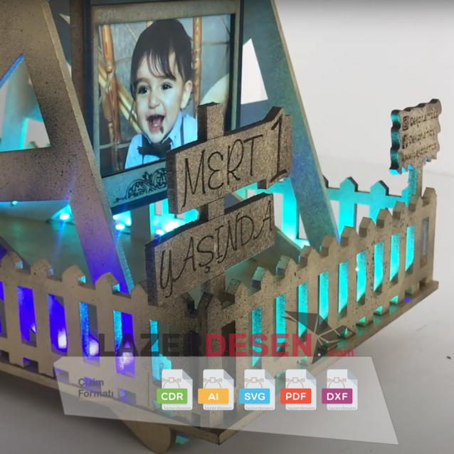 Wooden Ferris Wheel with Photo Frame